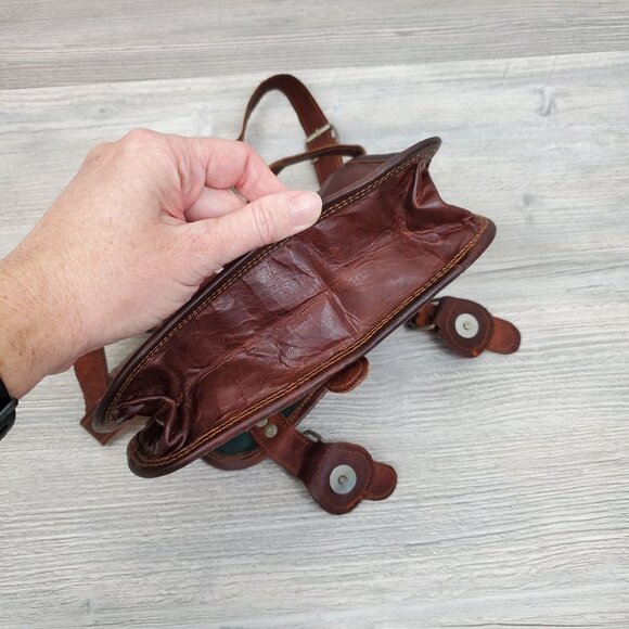 Vintage Avani leather mini messenger style crossbody - Picture 8 of 10